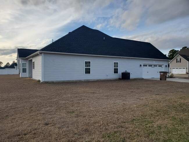 Building Photo - 600 Unity Ct