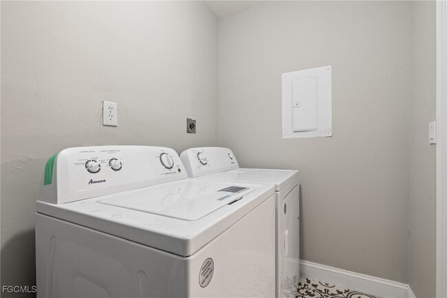Building Photo - 5105 SW Courtyards Ct