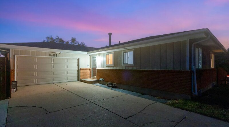 Building Photo - 1601 27th Ave