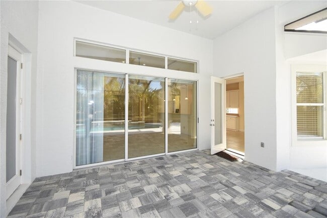 Building Photo - 17 Oasis Cir