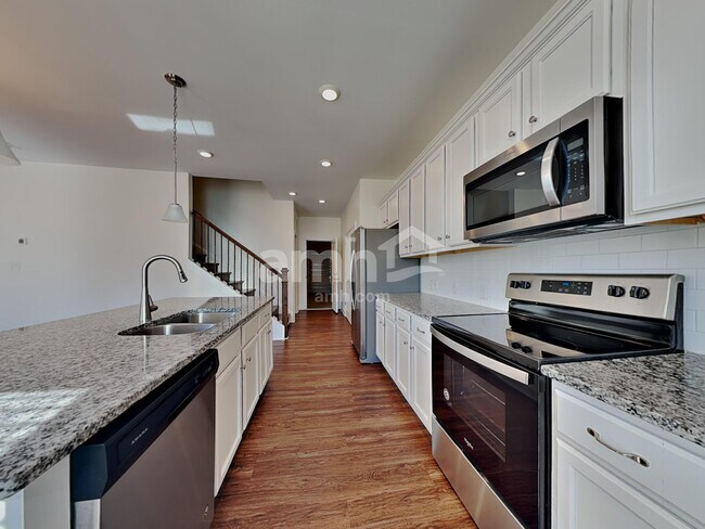 Building Photo - 175 River Hwy