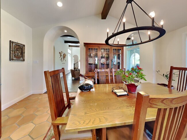 Building Photo - Experience Resort-Style Living in the Prestigious Gated Community of Bella Flora.
