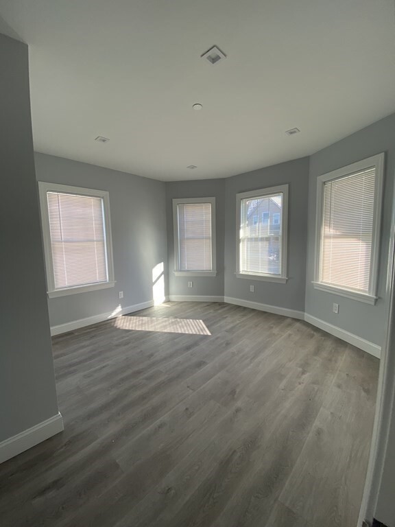 Building Photo - 52 Garfield Ave