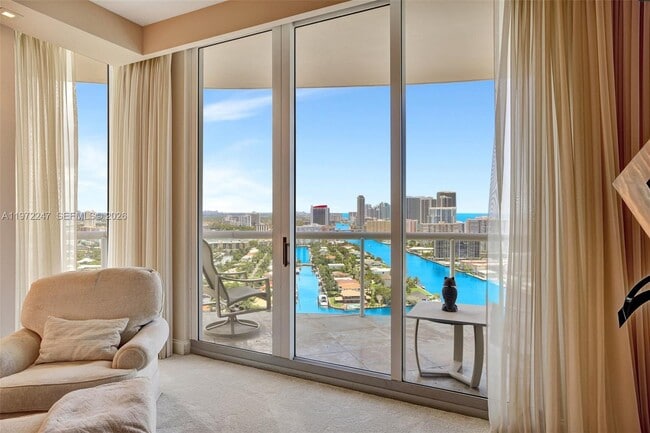 Building Photo - 21200 Point Pl