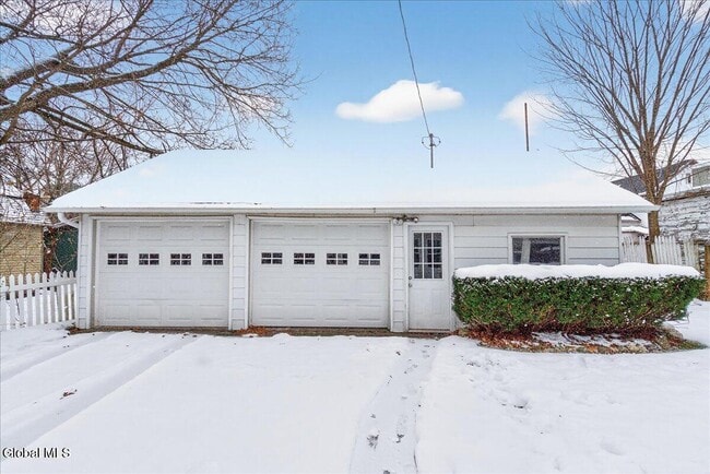 Building Photo - 415 Broadway