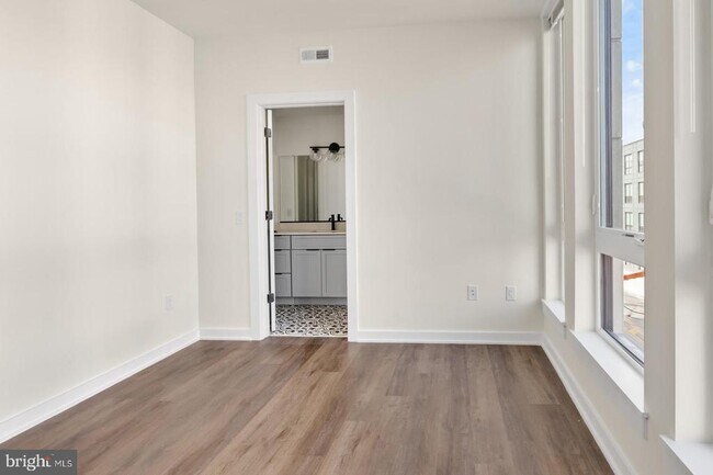 Building Photo - 2401 Frankford Ave