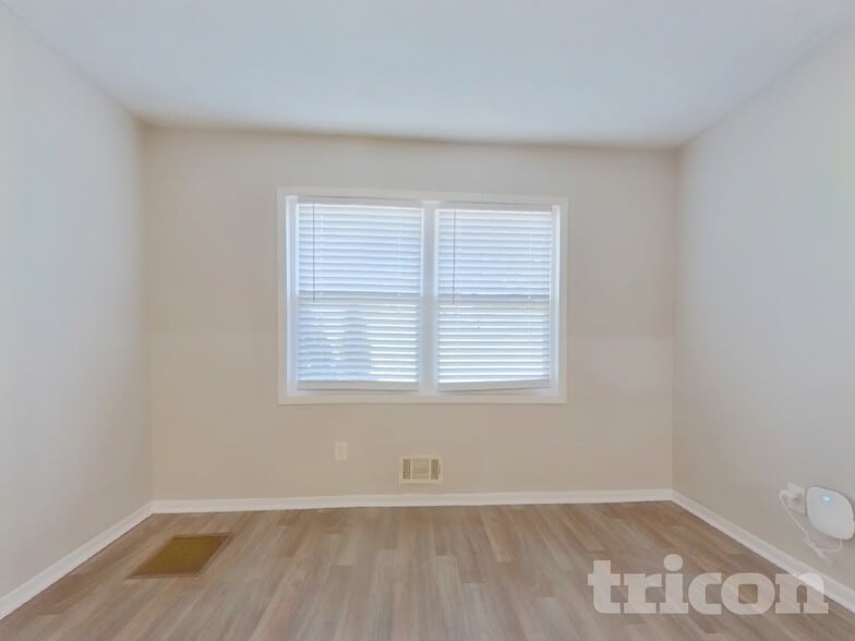 Building Photo - 485 Valley Creek Rd SW