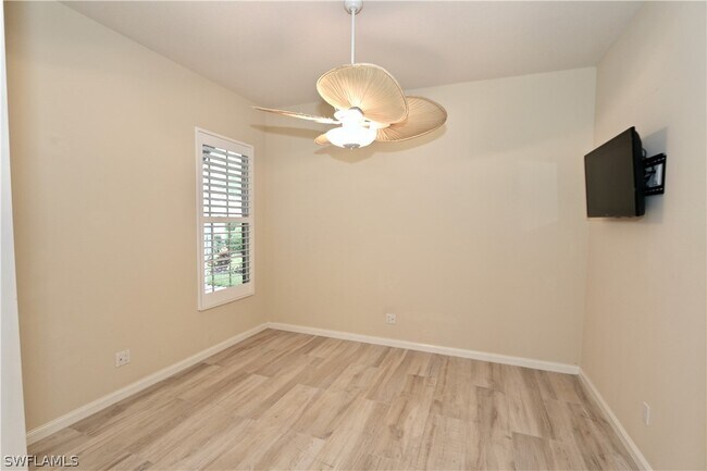 Building Photo - 5495 Freeport Ln