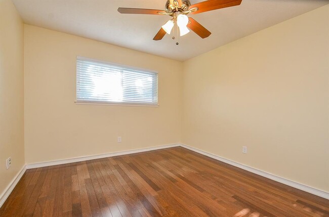 Building Photo - 2731 River Birch Dr