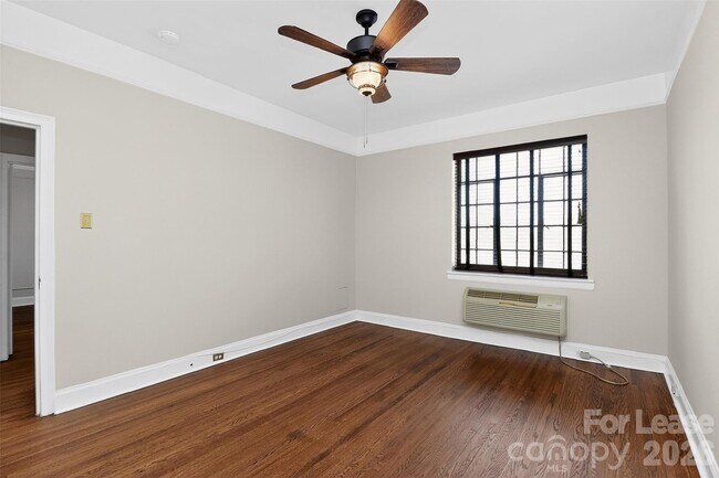 Building Photo - 301 W 10th St