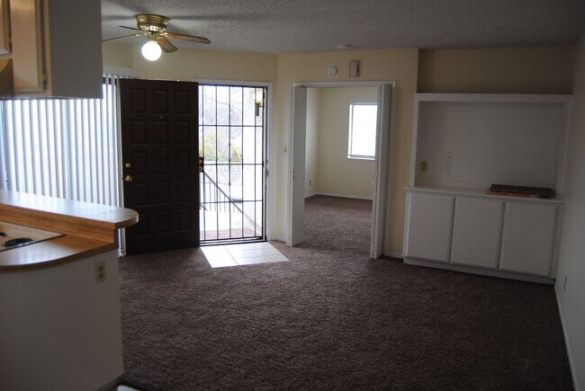 Building Photo - 4809 Hahn Ave