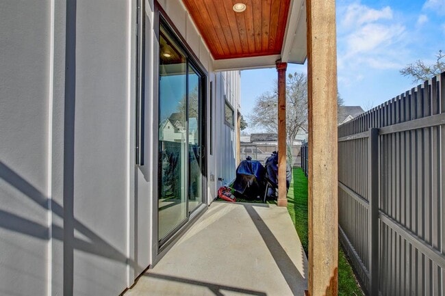 Building Photo - 4703 Louis Ave