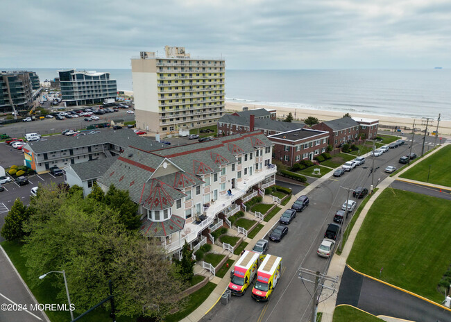 Building Photo - 29 Pavilion Ave