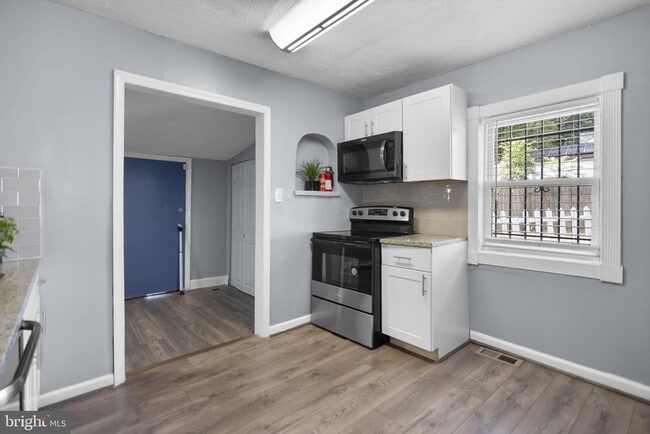 Building Photo - 5001 Fable St