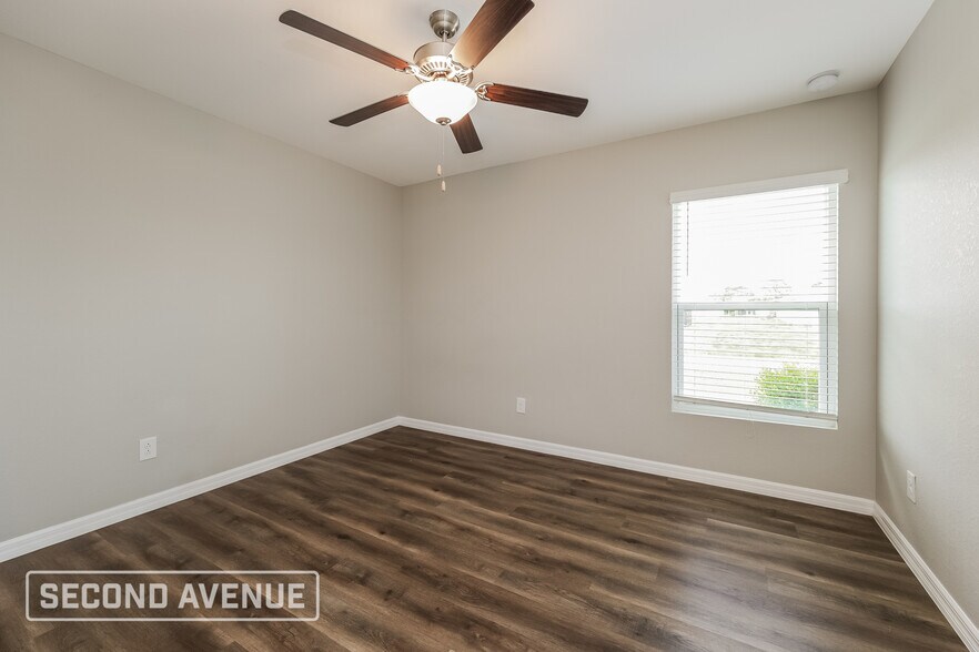 Building Photo - 1811 NW 15th Ave