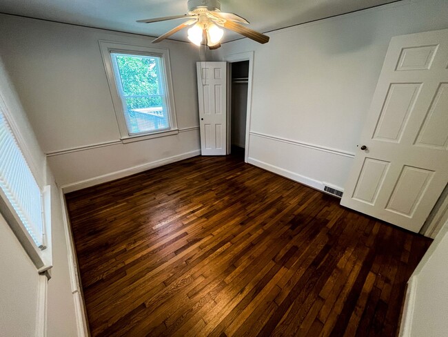 Building Photo - Gorgeous Greensboro 3 Bedroom 2 Bathroom H...