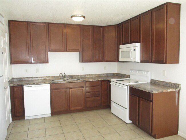 Building Photo - 2801 Paloma Senda