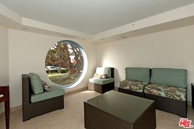 Building Photo - 2960 Neilson Wy