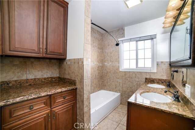 Building Photo - 623 N Nora Ave