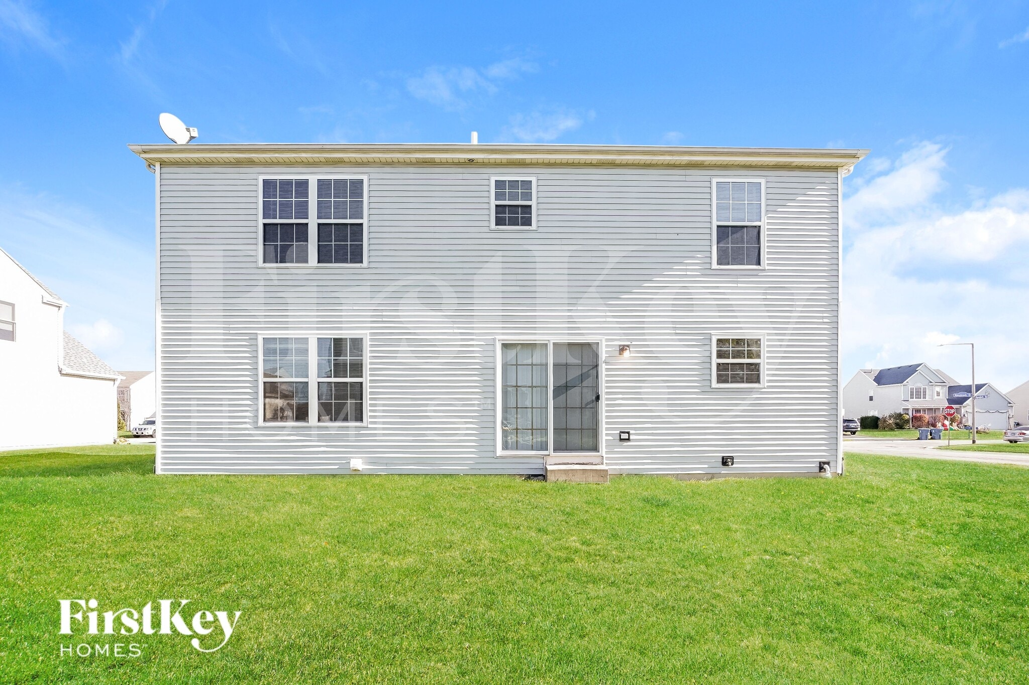 Building Photo - 16460 Kingsbrook Dr