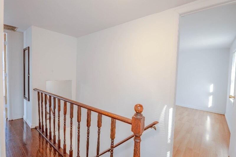 Building Photo - 301 McLean St