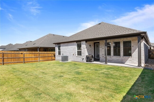 Building Photo - 2132 Magnolia Hl Dr