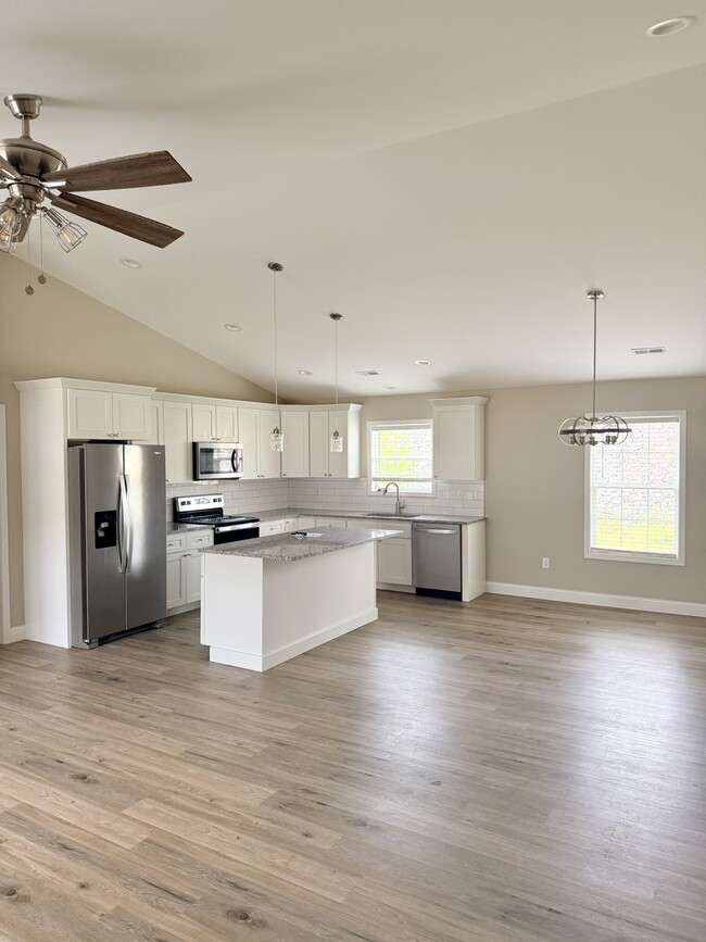 Building Photo - 295 Oak Grove Cir