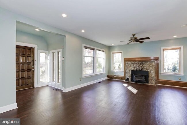 Building Photo - 2310 Cool Spring Rd