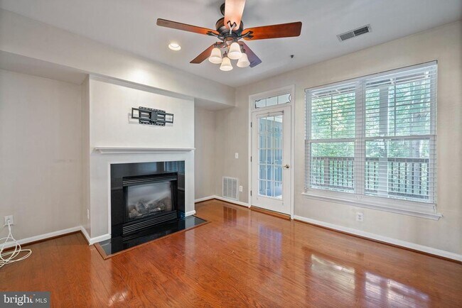 Building Photo - 1024 Leeward Way