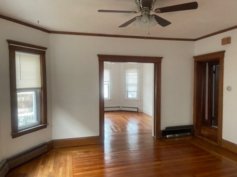 Building Photo - 10 Bowdoin St