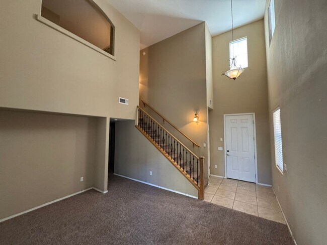 Building Photo - 467 E Calle De Ocaso