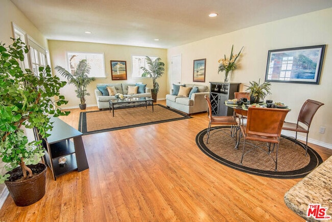 Building Photo - 7830 W 83rd St