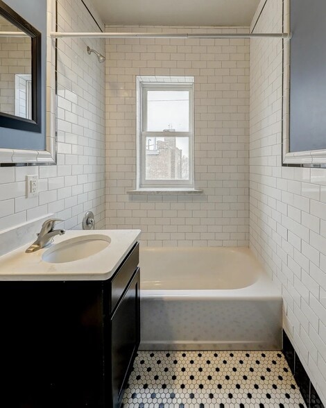 Building Photo - 658 S 26th Ave