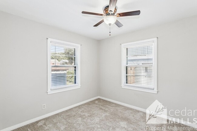 Building Photo - Family Friendly Home in Oakwood Estates