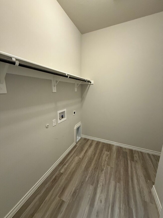 Building Photo - Charming 1-Story 4 Bedroom 2 Bathroom in Little Elm, TX