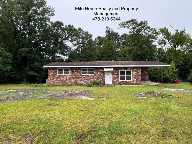 Primary Photo - 1700 Winston Dr