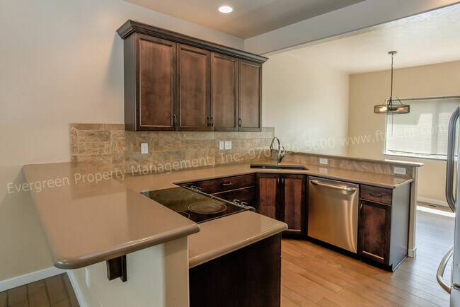 Building Photo - 6106-6106 W 8th St