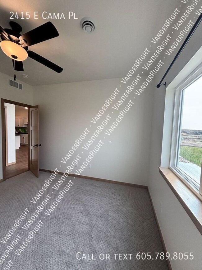 Building Photo - 2415 Cama Pl