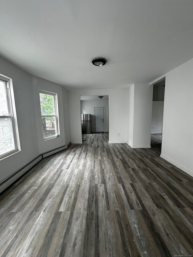 Building Photo - 210 Woodlawn Terrace