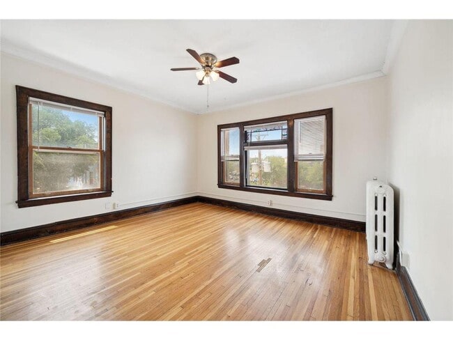 Building Photo - 1910 1st Ave S