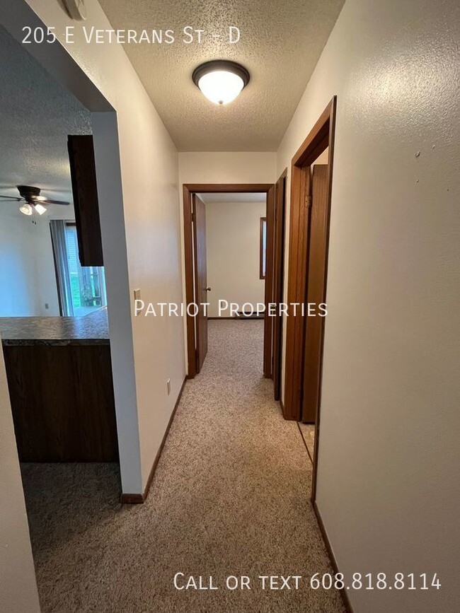 Building Photo - 2 bedroom/ 1 bath apartment in Tomah, WI