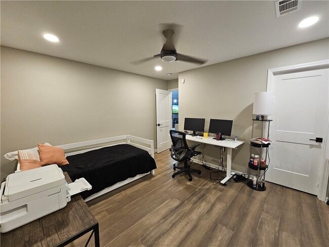 Building Photo - 1052 Indian Hills Pkwy NE