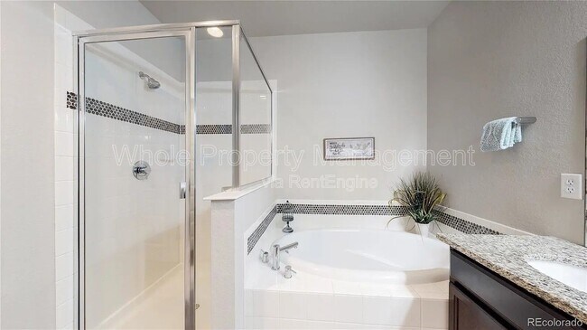 Building Photo - 6605 Warren Dr