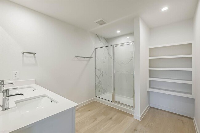 Building Photo - 30702 CASTLE COVE Dr