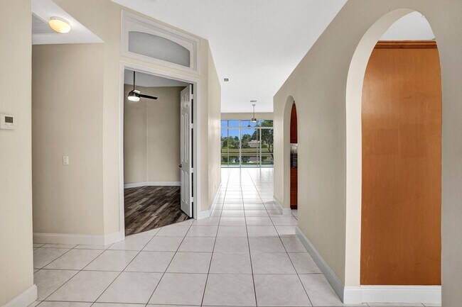 Building Photo - 16658 La Mesa Dr