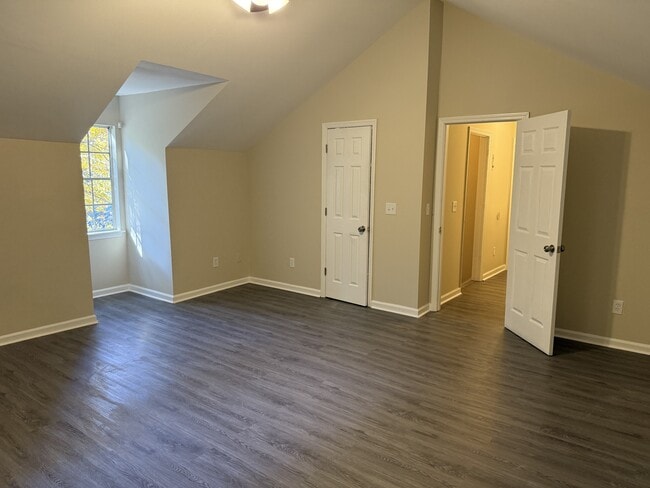 Building Photo - 888 Timbercrest Ct