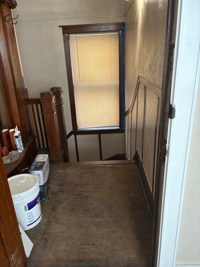 Building Photo - 8009 S Throop St