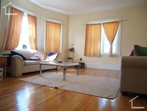 Building Photo - Don't miss out on this rare pricing 3 bed in Brighton.... April or May Move in!!