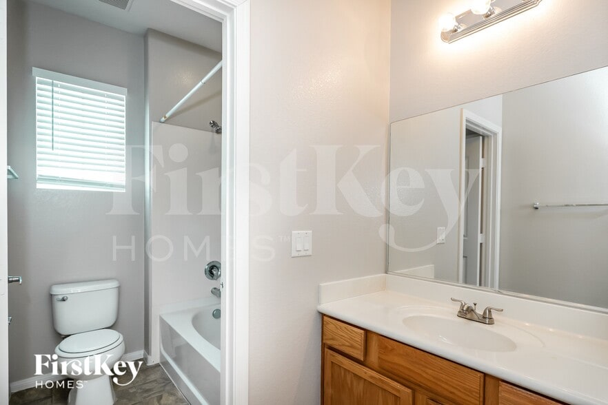 Building Photo - 9825 Venus Lake Ct