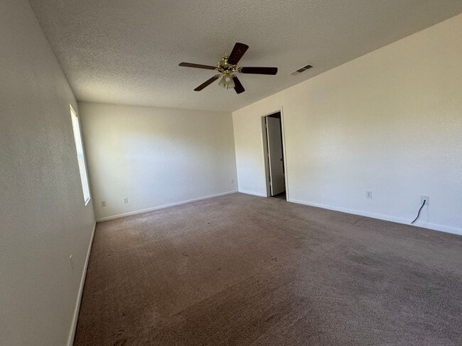 Building Photo - 5903 Medina Dr